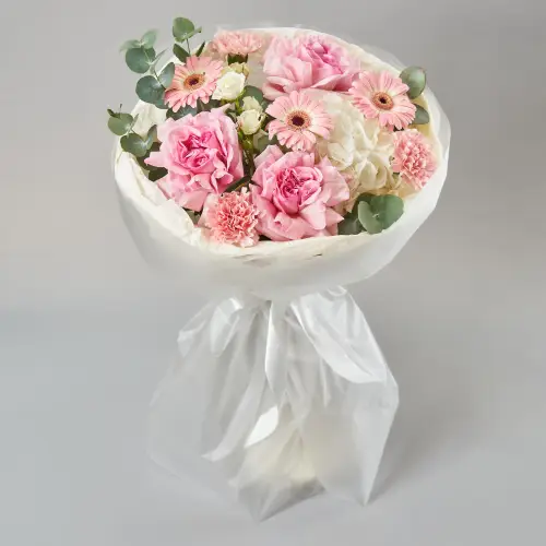 Букет с розами, герберой и и гортензией 